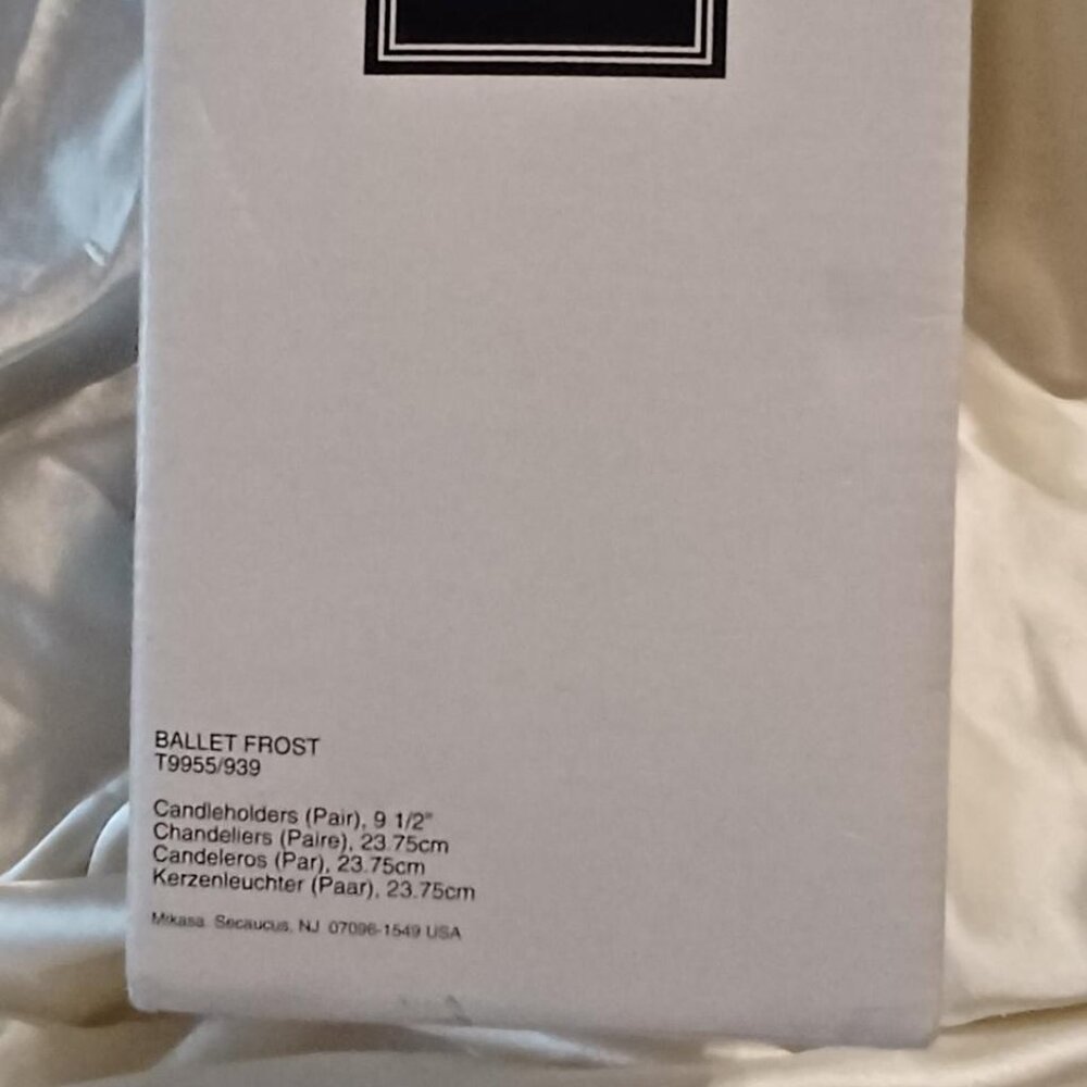 NIB Vintage Mikasa Ballet Frost Crystal Candle Holders - Picture 3 of 6